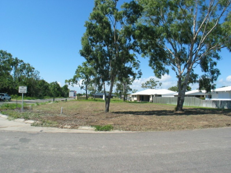 1 Oak Crescent, Bowen QLD 4805