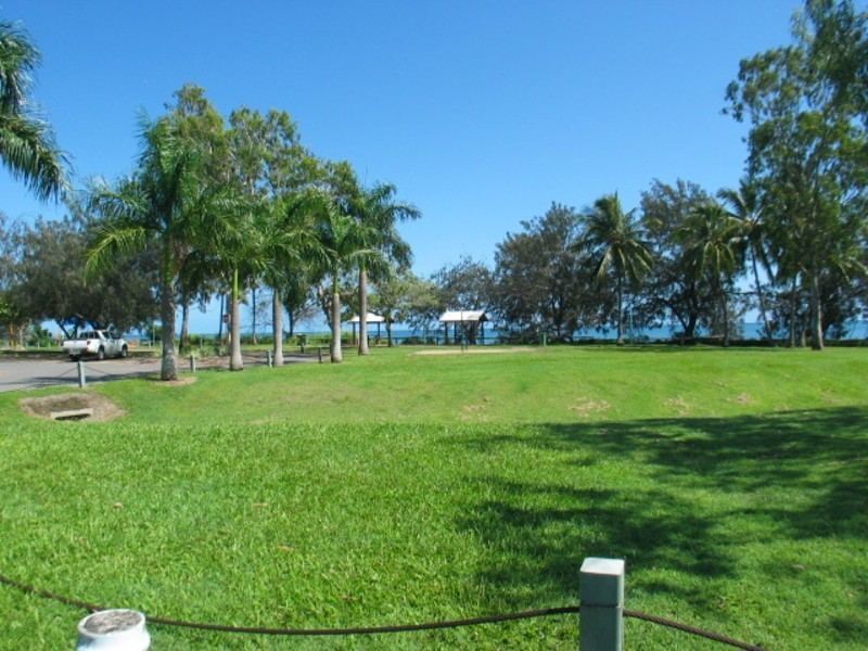 1 Oak Crescent, Bowen QLD 4805