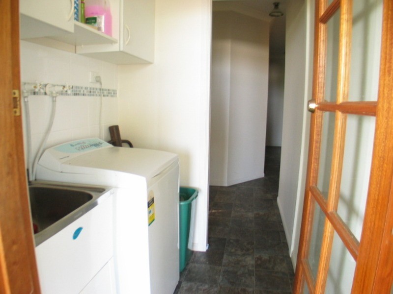 1 Craigie Court, Bowen QLD 4805
