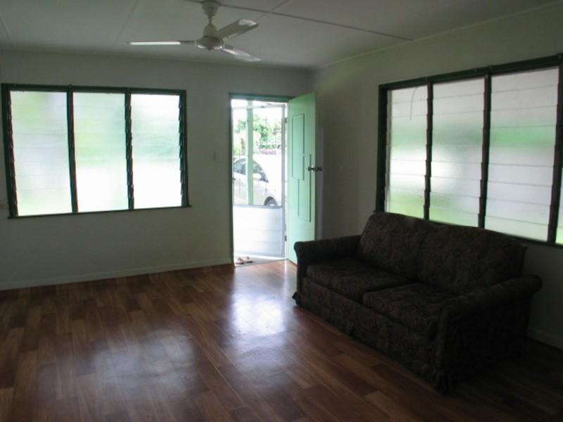 2/6 Webster Street, Bowen QLD 4805