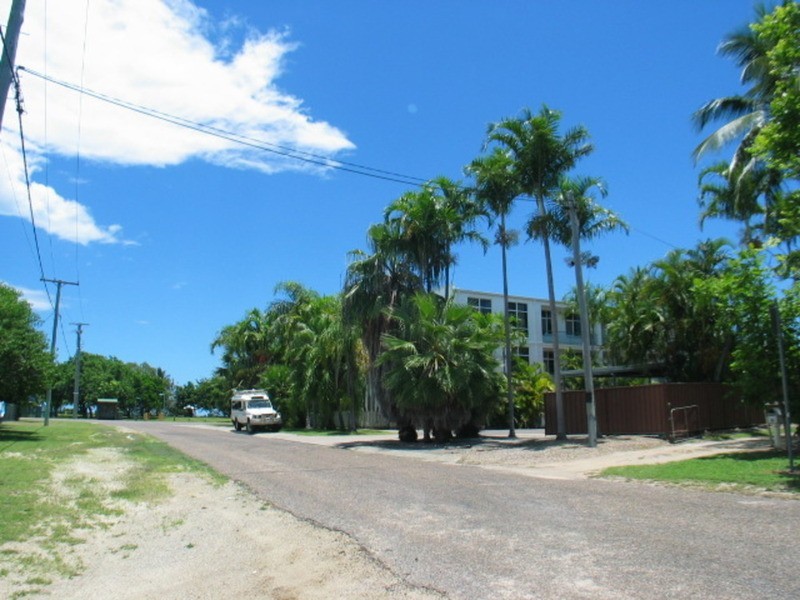 8/89 Horseshoe Bay Road, Bowen QLD 4805