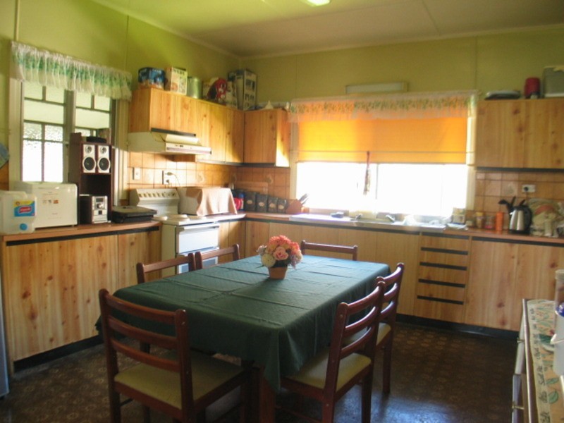 37 Livingstone Street, Bowen QLD 4805