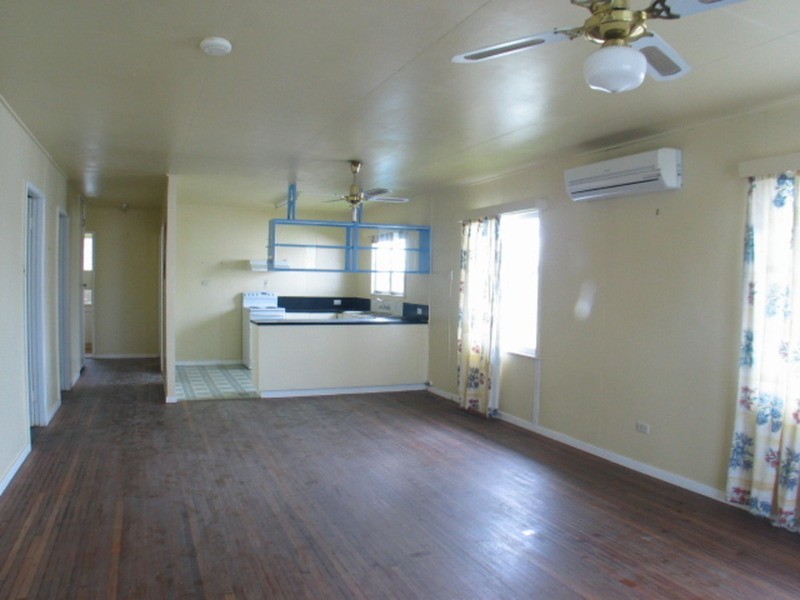 54  Herbert Street, Bowen QLD 4805