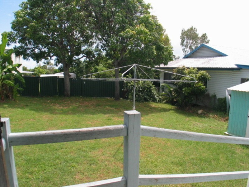 54  Herbert Street, Bowen QLD 4805