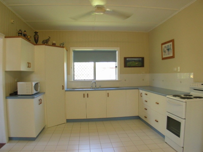9 Darwen Street, Bowen QLD 4805
