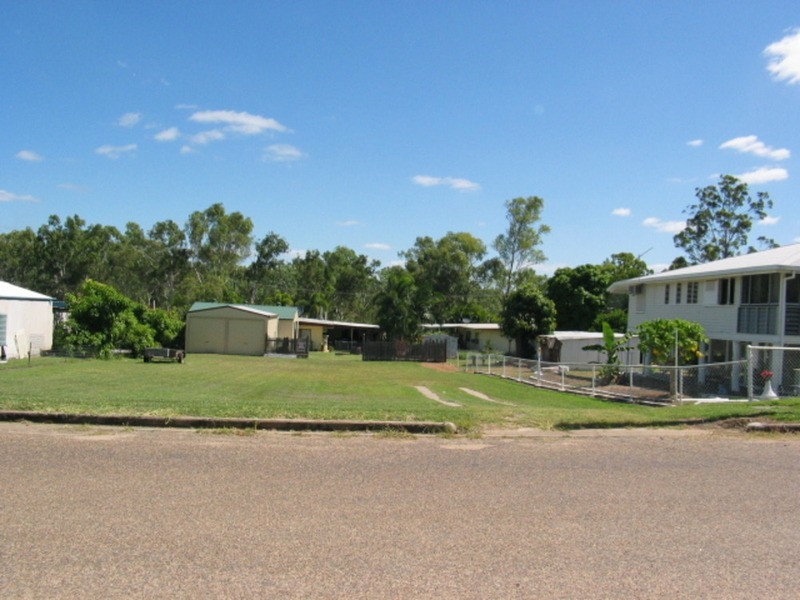 17 Macarthur Street, Collinsville QLD 4804