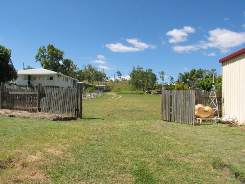 17 Macarthur Street, Collinsville QLD 4804