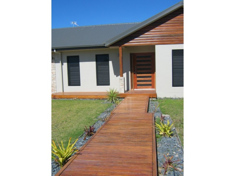 6 Silk Road, Bowen QLD 4805