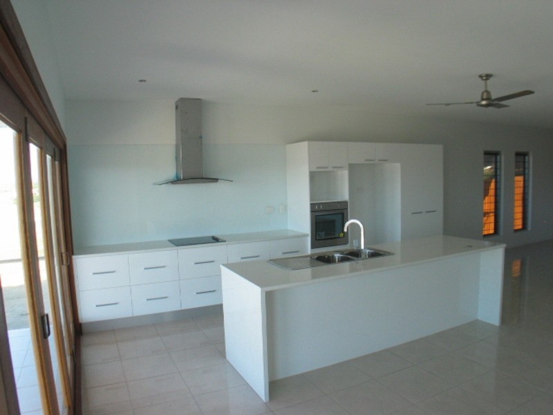 5 Silk Road, Bowen QLD 4805