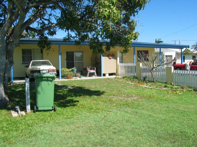 1/27 Hay Street, Bowen QLD 4805