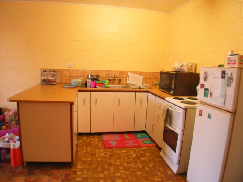 2/27 Hay Street, Bowen QLD 4805