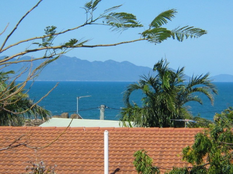 25 Rose Bay Road, Bowen QLD 4805