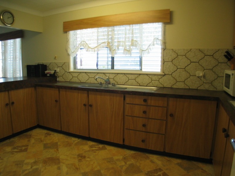 25 Rose Bay Road, Bowen QLD 4805