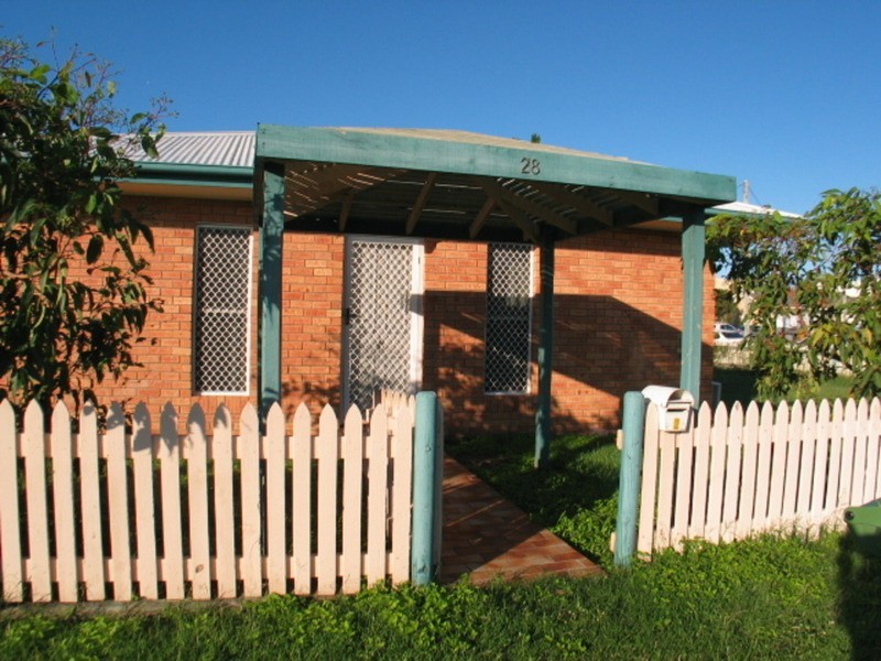 2/28 Sinclair Street, Bowen QLD 4805