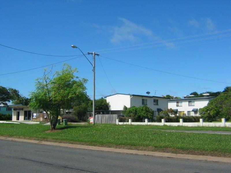 3/121 Herbert Street, Bowen QLD 4805