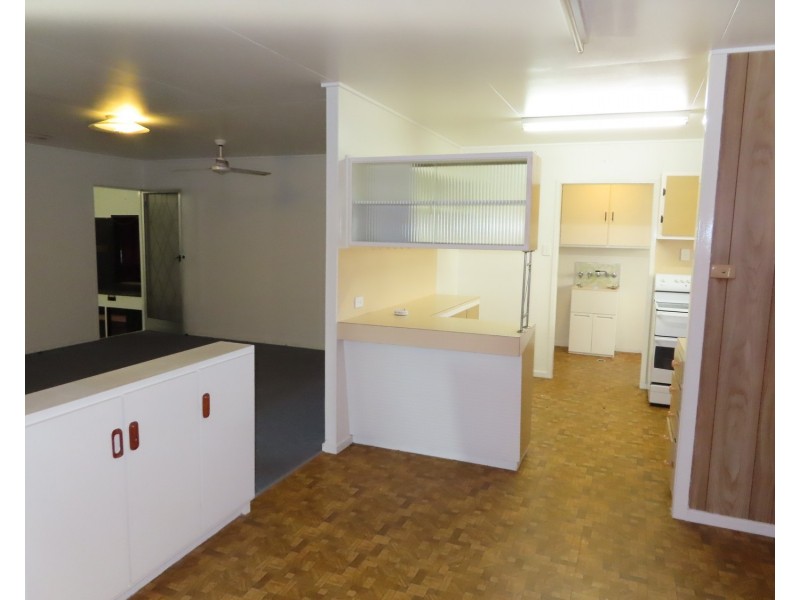 102 Gregory Street, Bowen QLD 4805