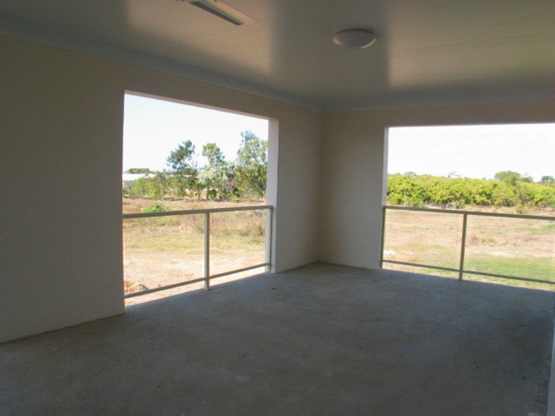 14 Silk Road, Bowen QLD 4805