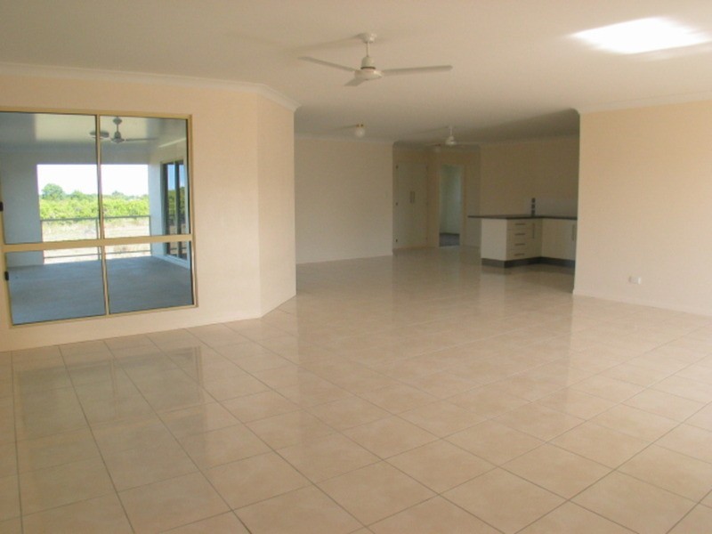 14 Silk Road, Bowen QLD 4805