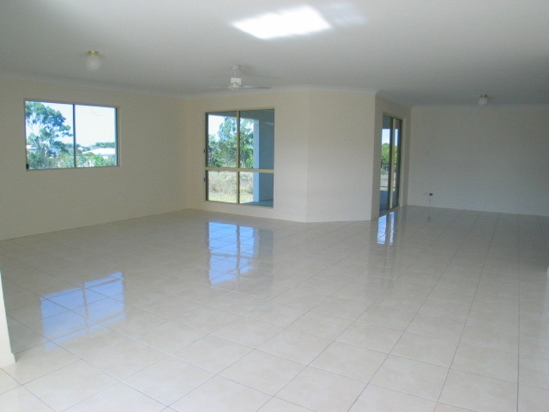 14 Silk Road, Bowen QLD 4805