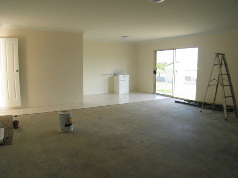 14 Silk Road, Bowen QLD 4805