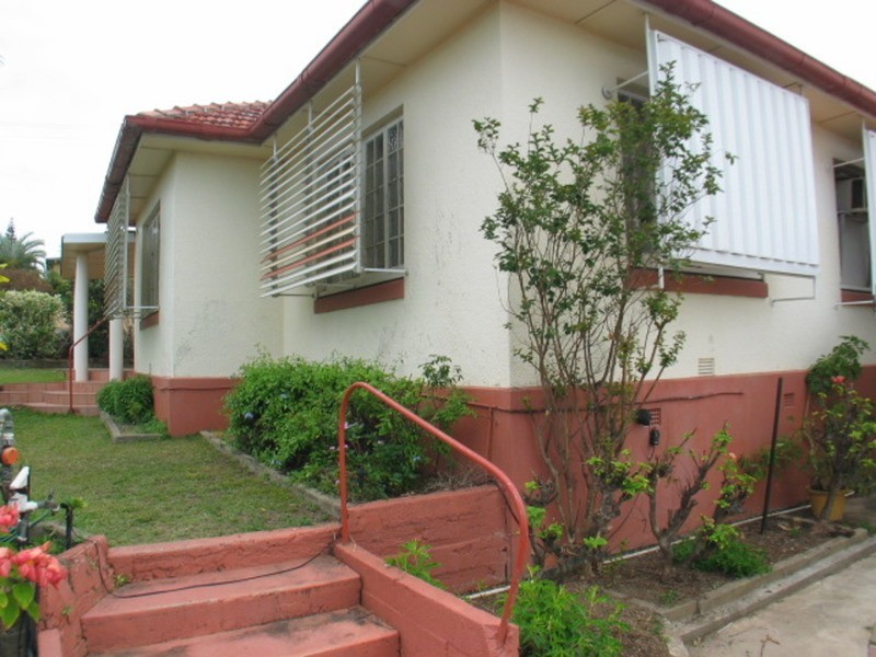 80 Livingstone Street, Bowen QLD 4805