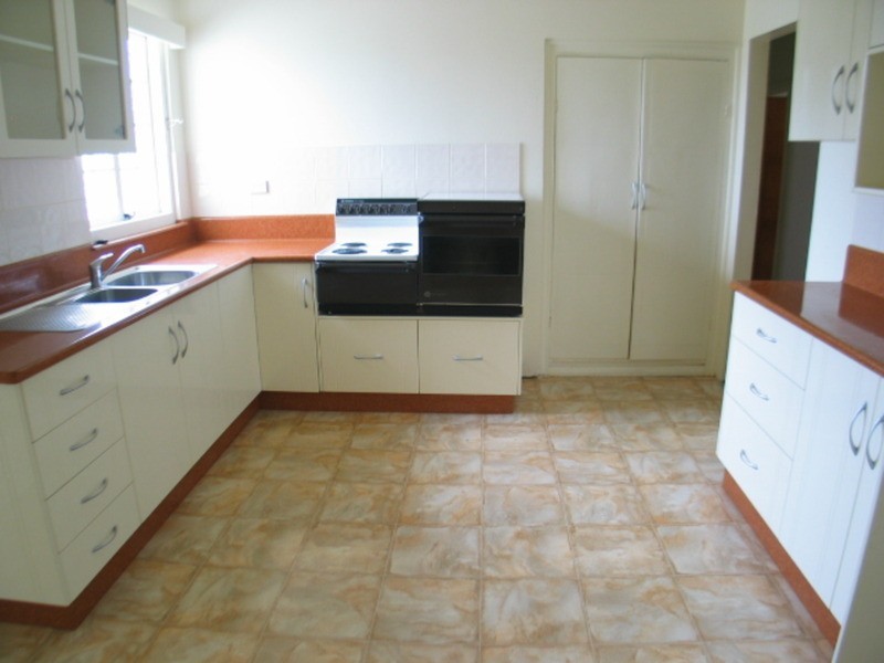 80 Livingstone Street, Bowen QLD 4805