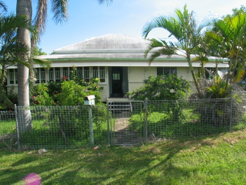 37 Leichhardt Street, Bowen QLD 4805
