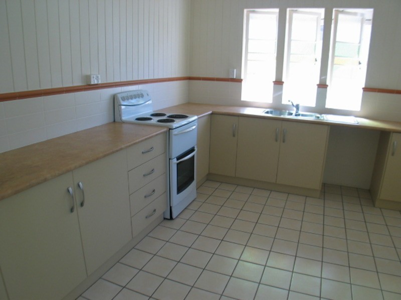 31 Thomas Street, Bowen QLD 4805