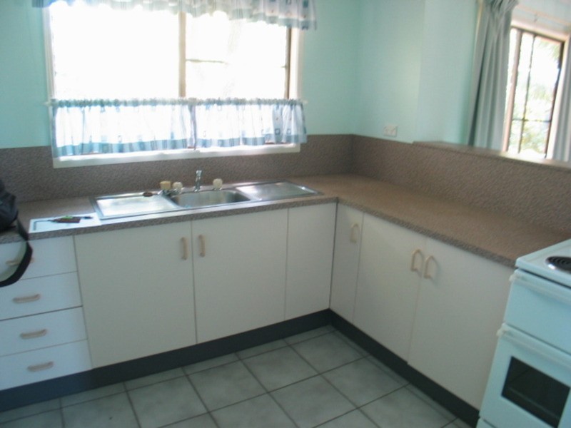 2/79 Horseshoe Bay Road, Bowen QLD 4805