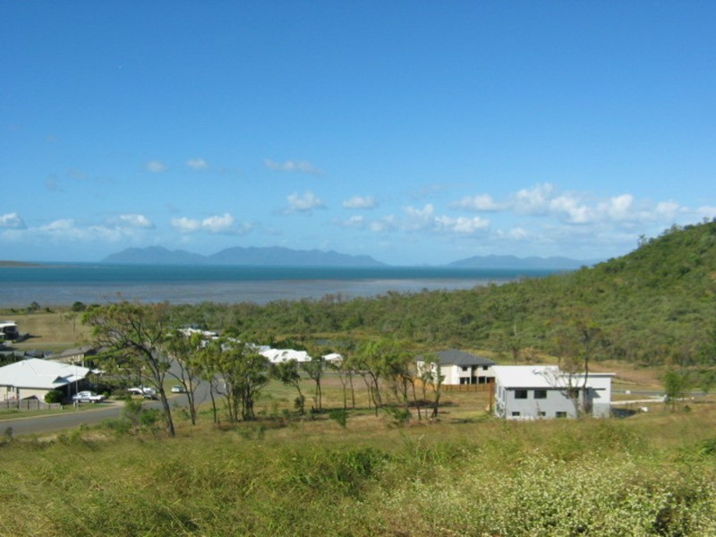 25 Harbour View Terrace, Bowen QLD 4805