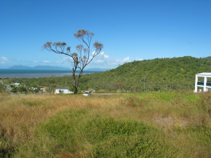 27 Grandview Terrace, Bowen QLD 4805