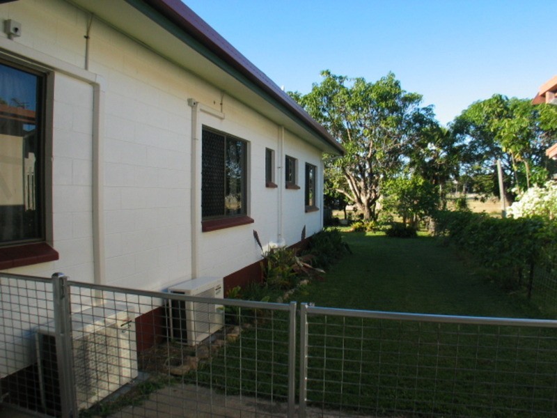 8 Korah Street, Bowen QLD 4805