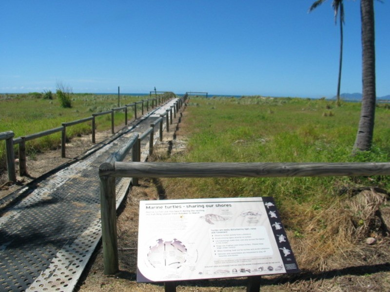 121 Esplanade, Bowen QLD 4805