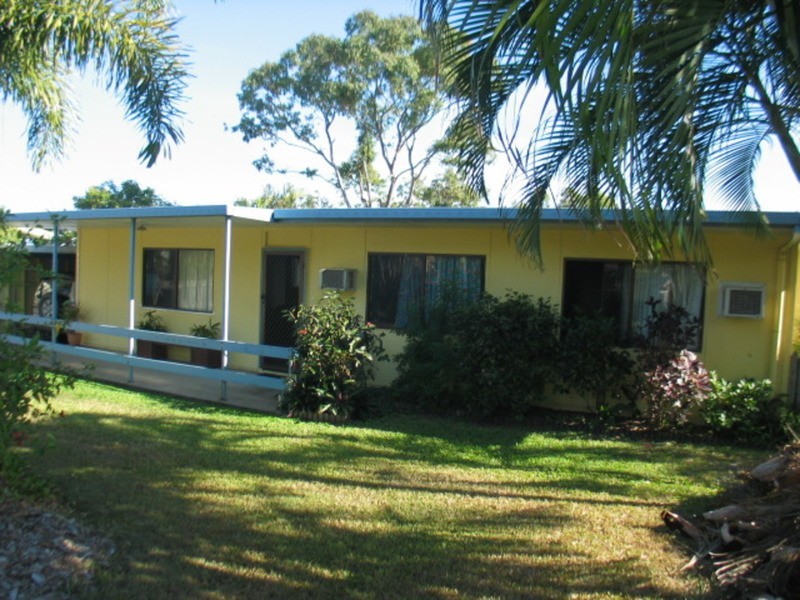 6 Sunset Crescent, Bowen QLD 4805