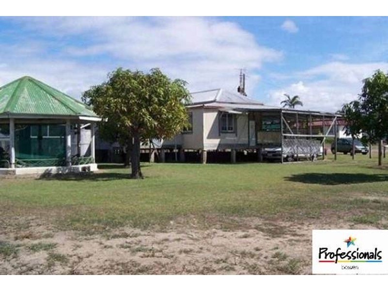 35 Dalrymple Street, Bowen QLD 4805