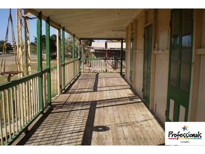 35 Dalrymple Street, Bowen QLD 4805