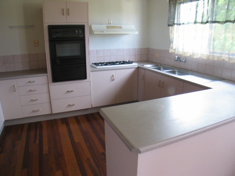 10 Daniel Street, Bowen QLD 4805