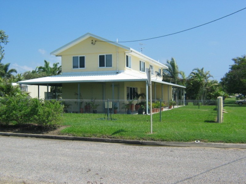 Flat 2/17 Leichhardt Street, Bowen QLD 4805