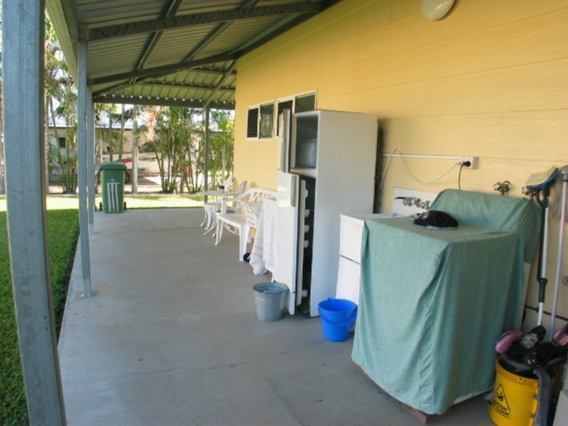 Flat 2/17 Leichhardt Street, Bowen QLD 4805