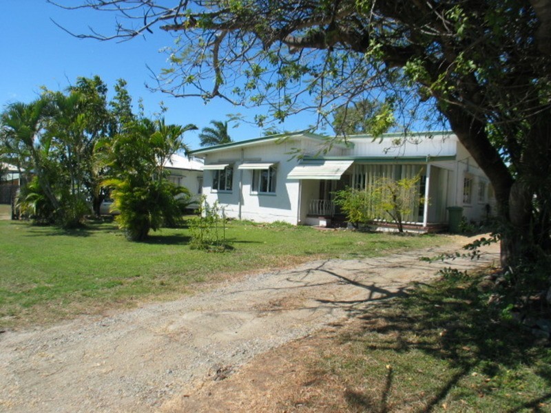 25a Livingstone Street, Bowen QLD 4805