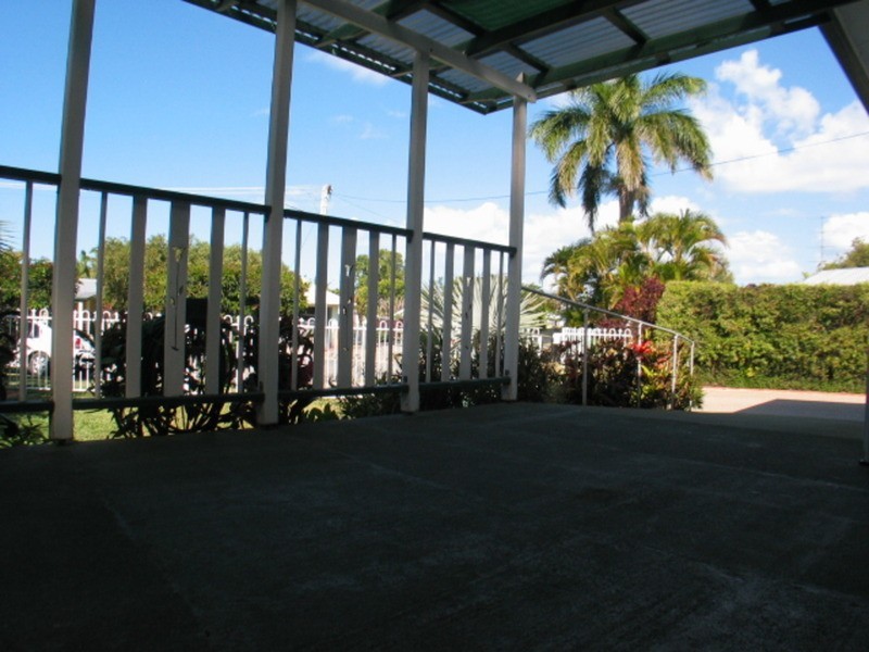 8 Carey Court, Bowen QLD 4805