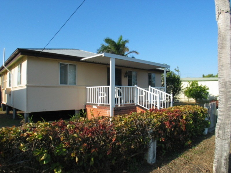 8 Murray Avenue, Bowen QLD 4805