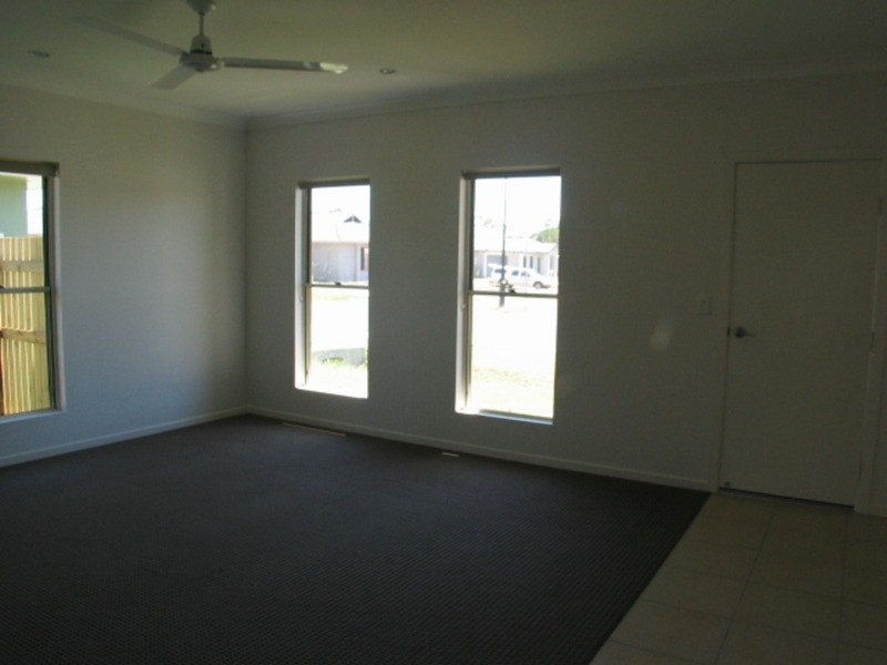 21 Seabreeze Close, Bowen QLD 4805