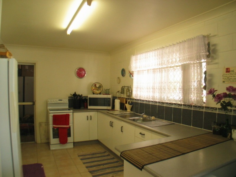 9 Suthers Street, Bowen QLD 4805