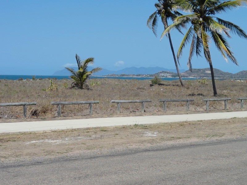 69 Queens Beach Esplanade, Bowen QLD 4805