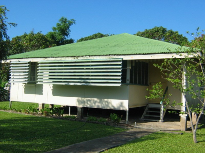 34 Tracey Street, Bowen QLD 4805