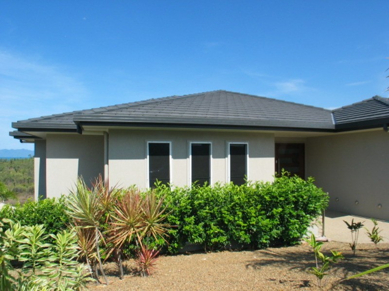 14 Grandview Terrace, Bowen QLD 4805