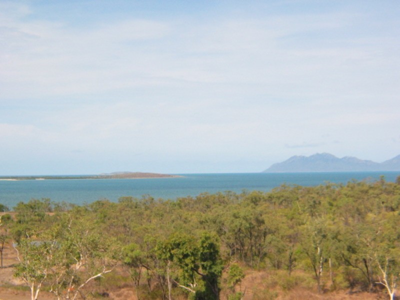 14 Grandview Terrace, Bowen QLD 4805