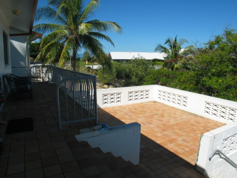 2/10 Poinciana Drive, Bowen QLD 4805