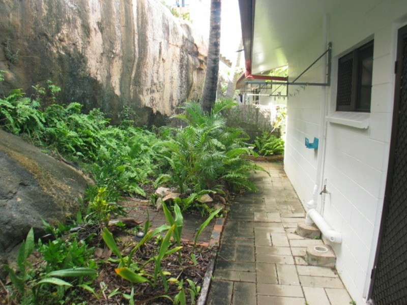 2/10 Poinciana Drive, Bowen QLD 4805